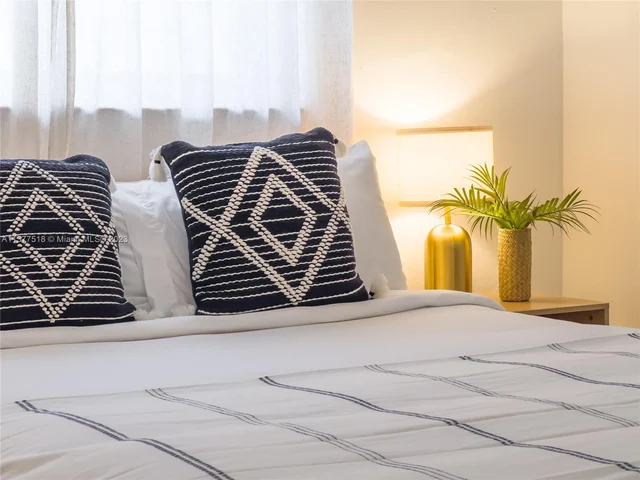 560 NW 47th Ter, Miami FL 33127