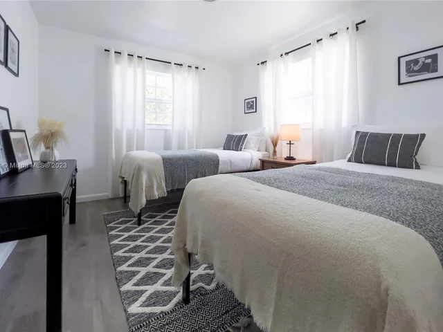 560 NW 47th Ter, Miami FL 33127