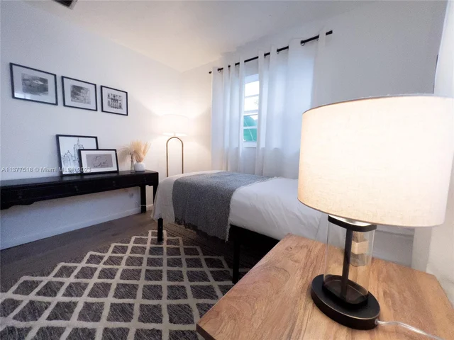 560 NW 47th Ter, Miami FL 33127