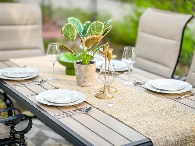 560 NW 47th Ter, Miami FL 33127