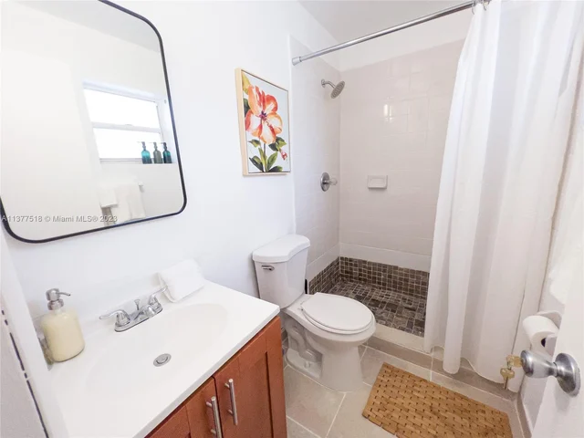 560 NW 47th Ter, Miami FL 33127