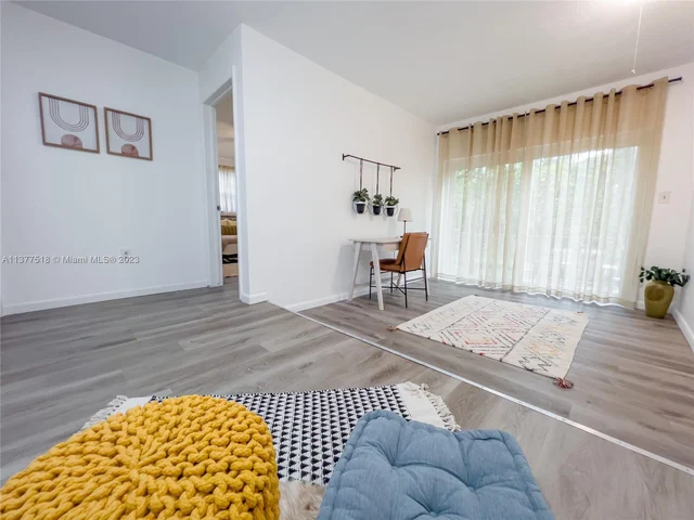 560 NW 47th Ter, Miami FL 33127