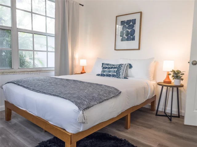 560 NW 47th Ter, Miami FL 33127