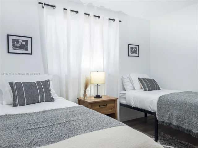 560 NW 47th Ter, Miami FL 33127