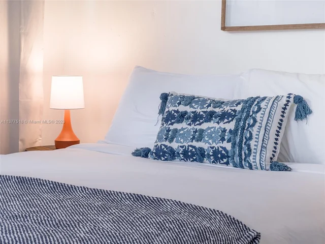 560 NW 47th Ter, Miami FL 33127