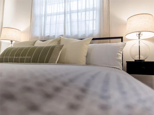 560 NW 47th Ter, Miami FL 33127