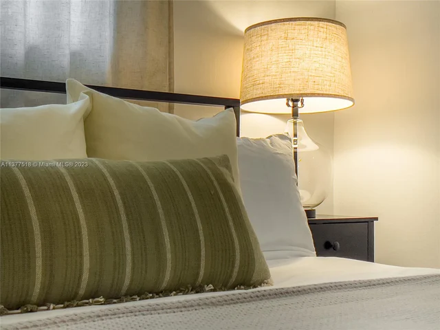 560 NW 47th Ter, Miami FL 33127