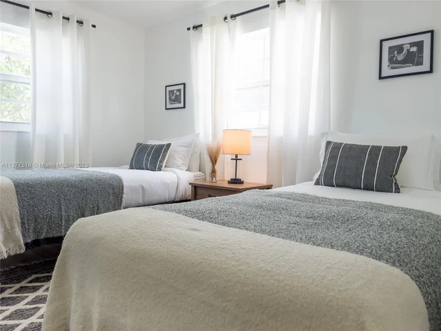 560 NW 47th Ter, Miami FL 33127