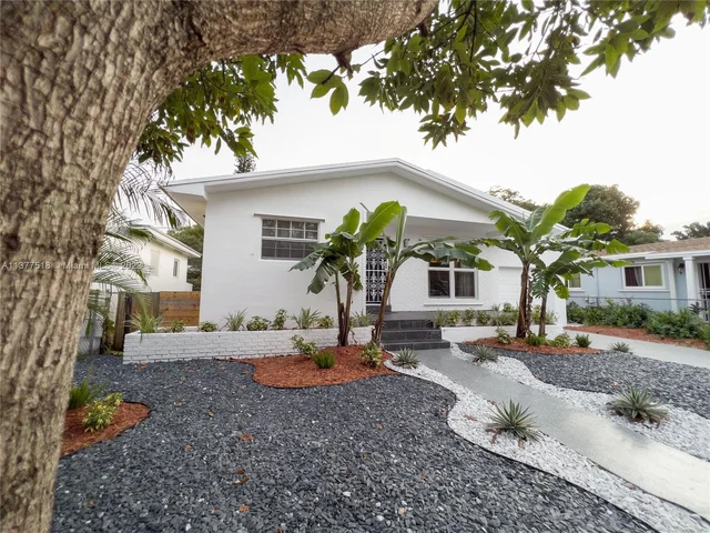 560 NW 47th Ter, Miami FL 33127