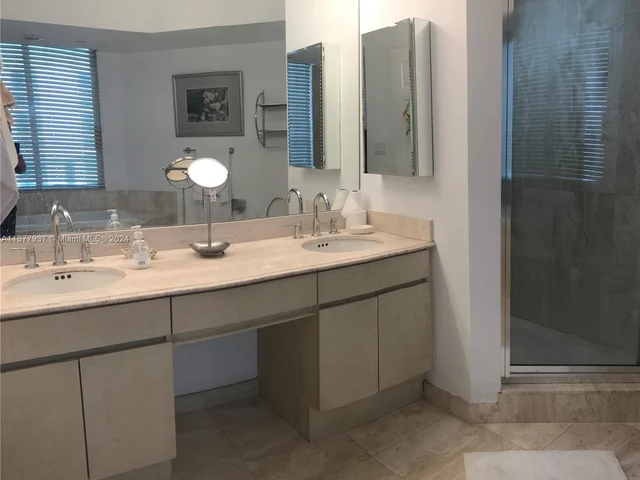 18671 Collins Ave # 604, Sunny Isles Beach FL 33160