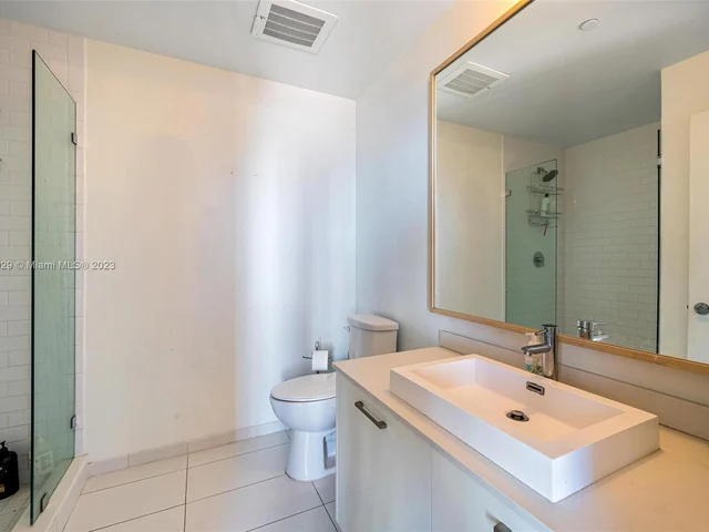 151 SE 1st St # 1404, Miami FL 33131