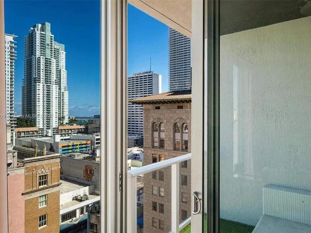 151 SE 1st St # 1404, Miami FL 33131