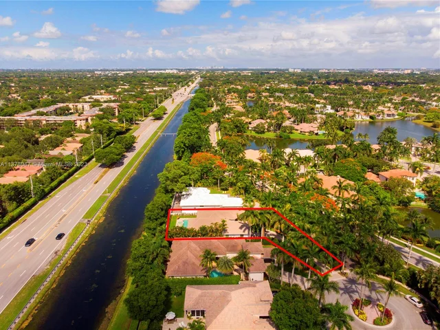 21 Snowy Owl Ter, Plantation FL 33324