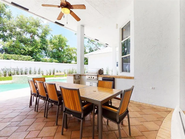 21 Snowy Owl Ter, Plantation FL 33324