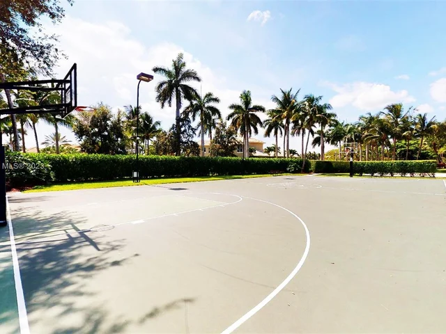 21 Snowy Owl Ter, Plantation FL 33324