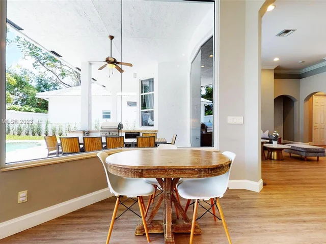 21 Snowy Owl Ter, Plantation FL 33324