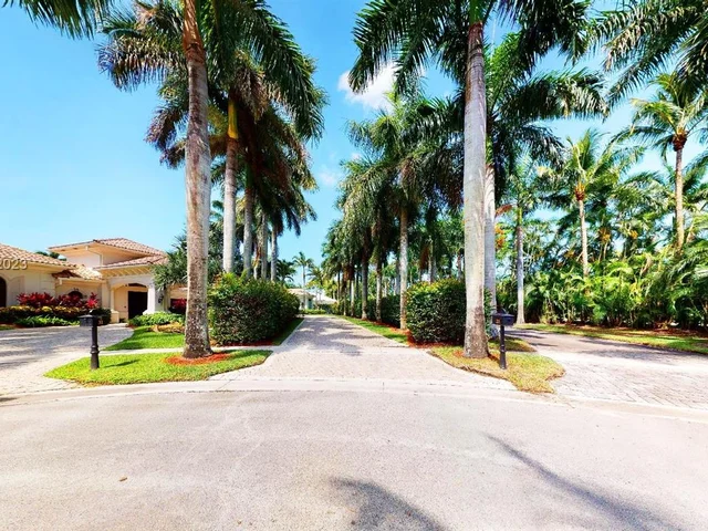 21 Snowy Owl Ter, Plantation FL 33324