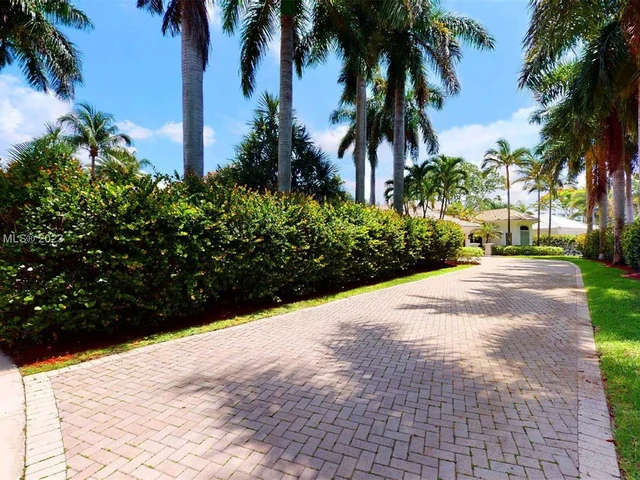 21 Snowy Owl Ter, Plantation FL 33324