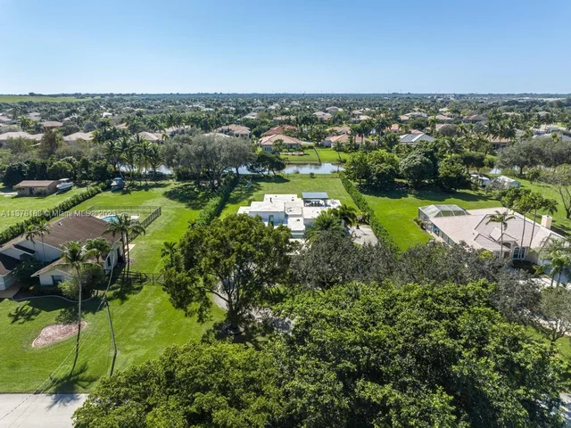 15180 SW 31st Ct, Davie FL 33331