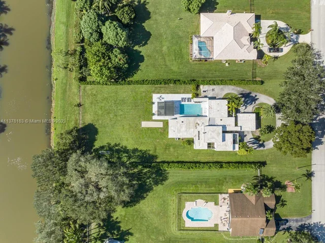 15180 SW 31st Ct, Davie FL 33331