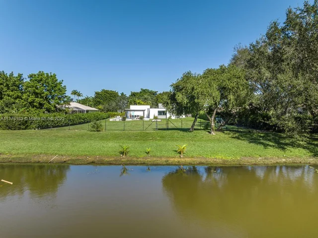 15180 SW 31st Ct, Davie FL 33331