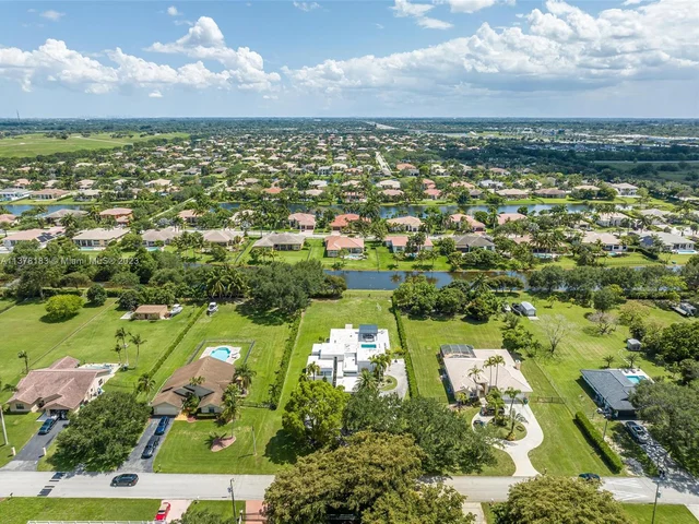 15180 SW 31st Ct, Davie FL 33331