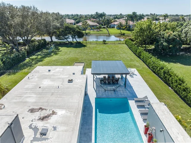 15180 SW 31st Ct, Davie FL 33331