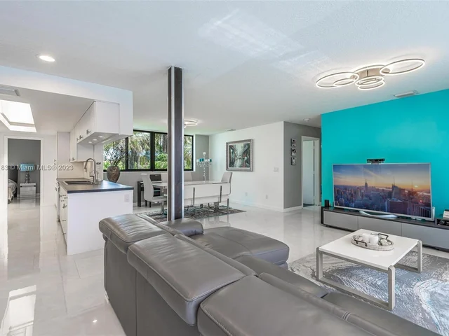 15180 SW 31st Ct, Davie FL 33331