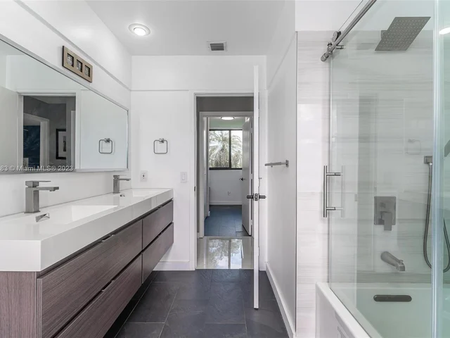 15180 SW 31st Ct, Davie FL 33331