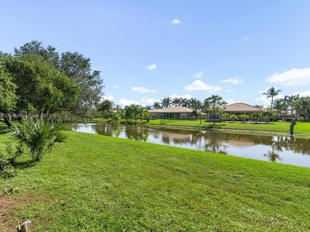 15180 SW 31st Ct, Davie FL 33331