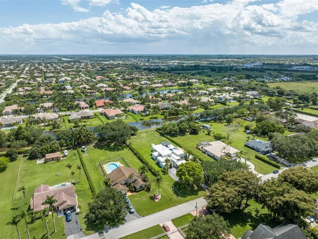 15180 SW 31st Ct, Davie FL 33331