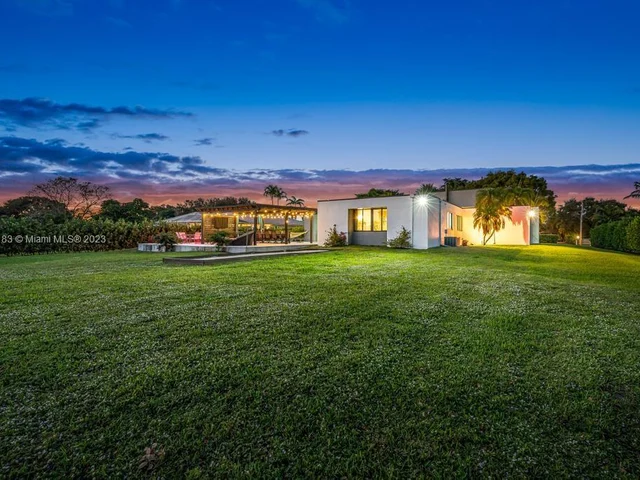 15180 SW 31st Ct, Davie FL 33331