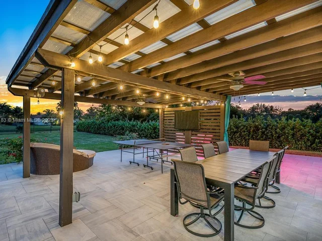 15180 SW 31st Ct, Davie FL 33331