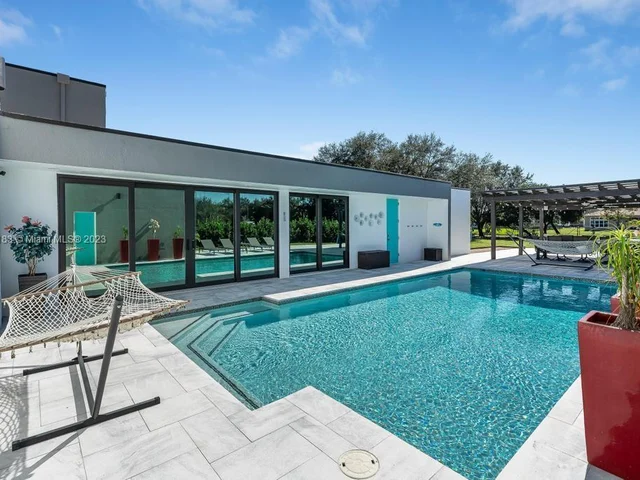 15180 SW 31st Ct, Davie FL 33331