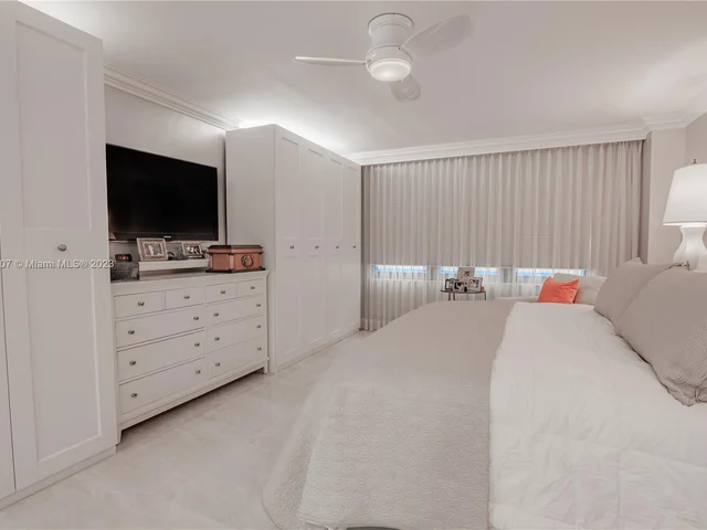 9801 Collins Ave # 15H, Bal Harbour FL 33154