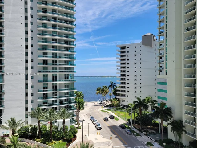 1300 BRICKELL BAY DR # 804, Miami FL 33131