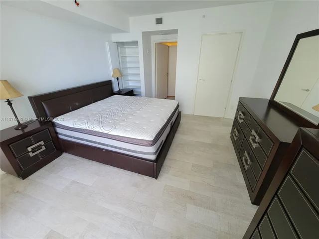 1300 BRICKELL BAY DR # 804, Miami FL 33131