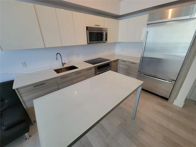 1300 BRICKELL BAY DR # 804, Miami FL 33131