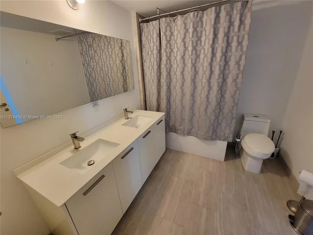 1300 BRICKELL BAY DR # 804, Miami FL 33131