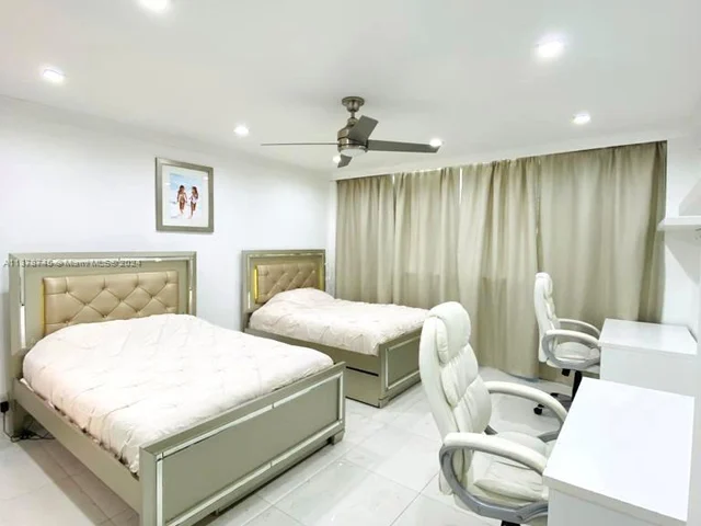 2450 NE 135th St # 1010, North Miami FL 33181