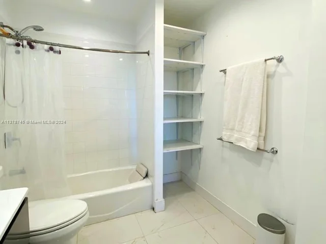 2450 NE 135th St # 1010, North Miami FL 33181