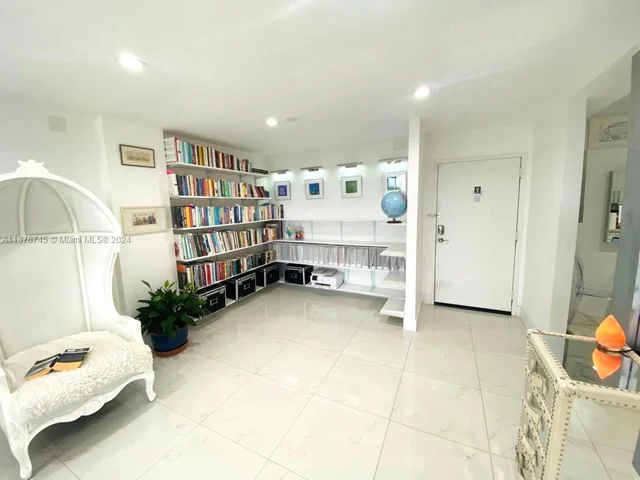 2450 NE 135th St # 1010, North Miami FL 33181