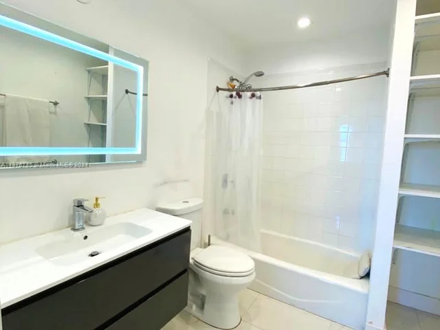 2450 NE 135th St # 1010, North Miami FL 33181