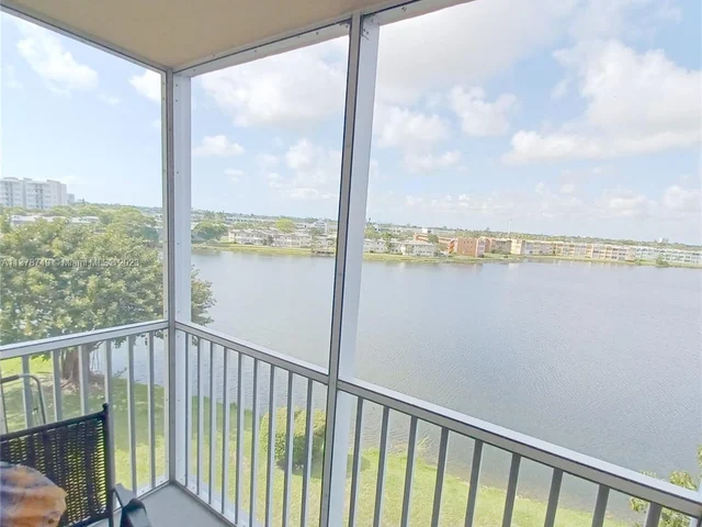 1750 NE 191st St # 1, Miami FL 33179