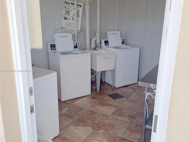 1750 NE 191st St # 1, Miami FL 33179