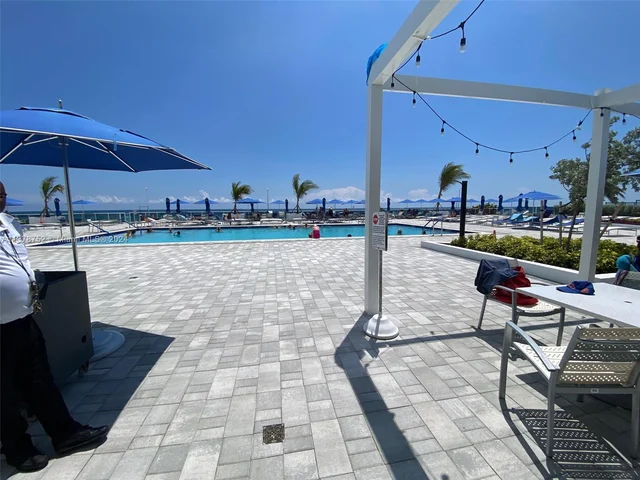 1880 S Ocean Dr # 704, Hallandale Beach FL 33009