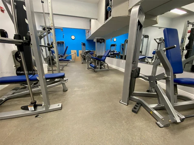 1880 S Ocean Dr # 704, Hallandale Beach FL 33009