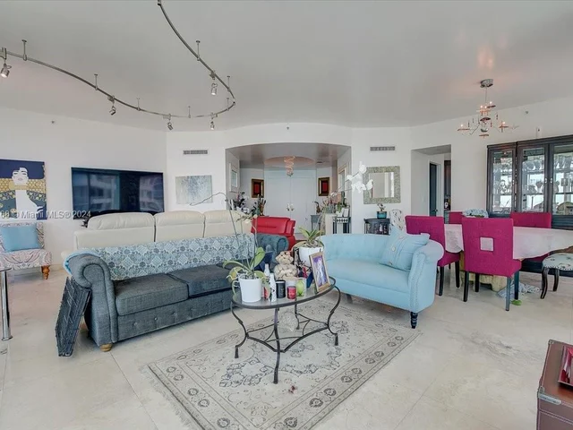 300 S Pointe Dr # 1901, Miami Beach FL 33139