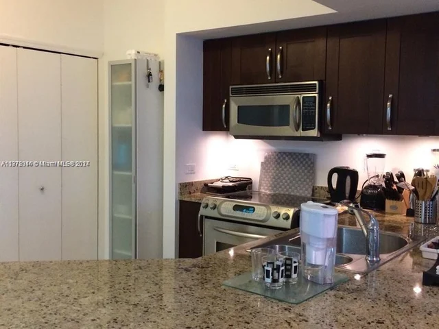 19900 E Country Club Dr # 718, Aventura FL 33180