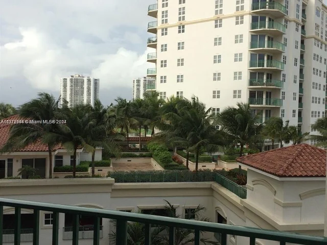 19900 E Country Club Dr # 718, Aventura FL 33180